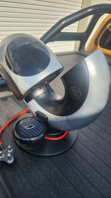 DOLCE GUSTO by De'Longhi Eclipse Hot Drinks Coffee Machine Black & Silver