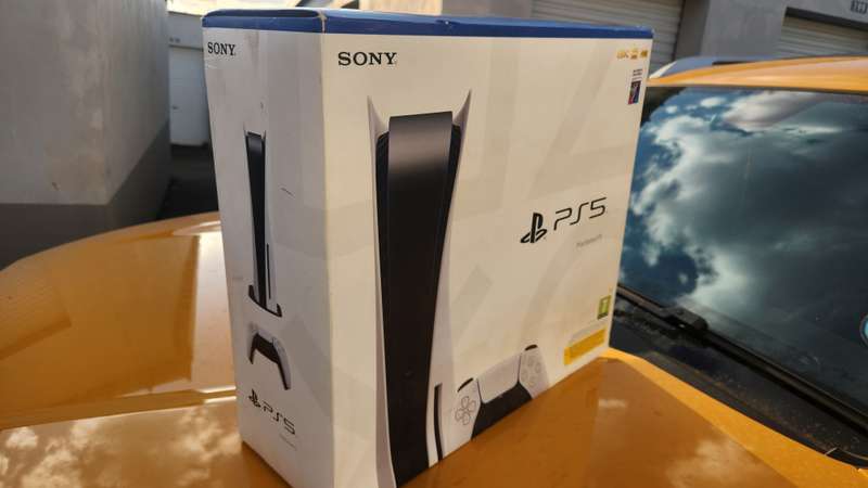 Playstation 5 with Disc, 2 Controllers, 1 Disc Game, Original Packaging