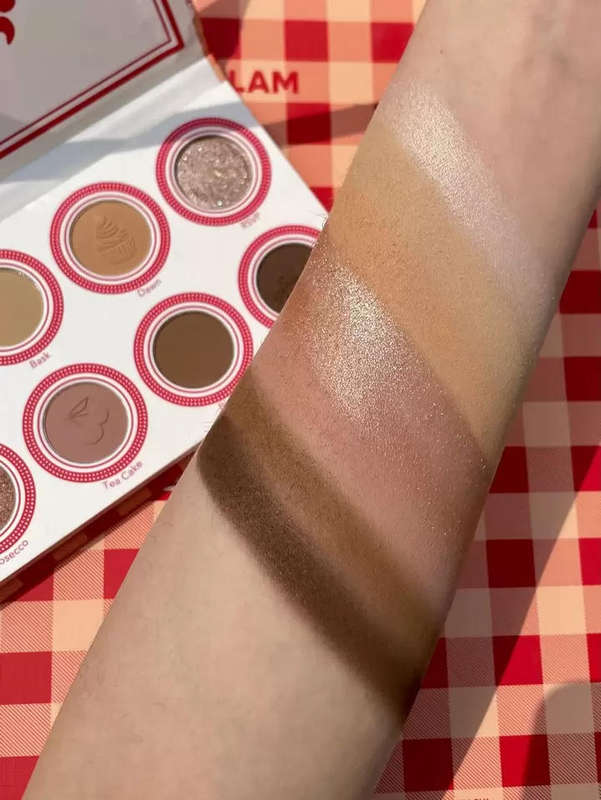 SHEGLAM Sunday Picnic Eyeshadow Spread