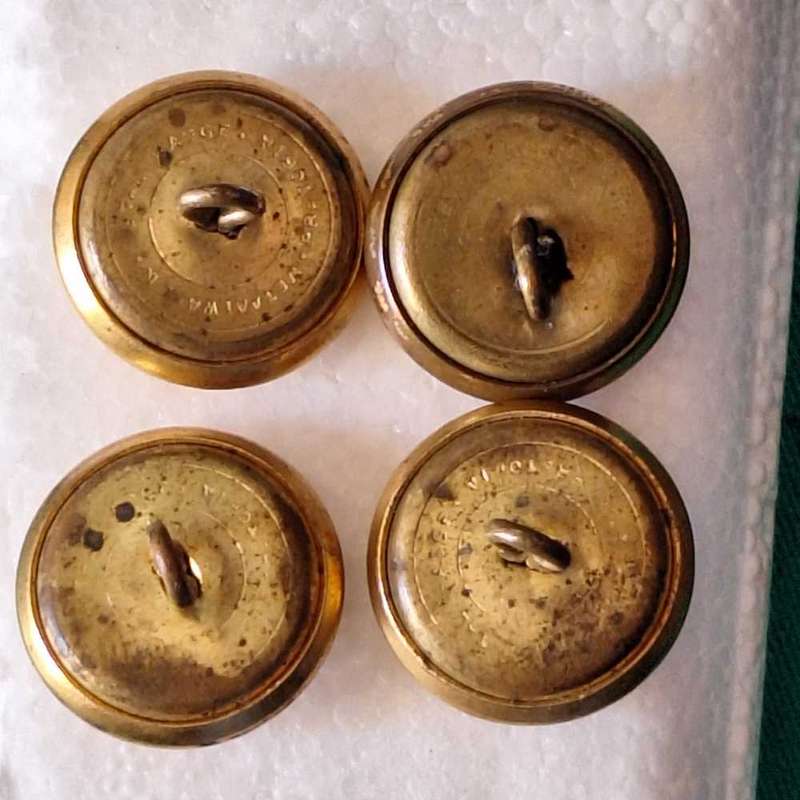 South African Navy (Lion Over Anchor) Roped Rim 22mm 1972-2002 Gilt Military uniform button