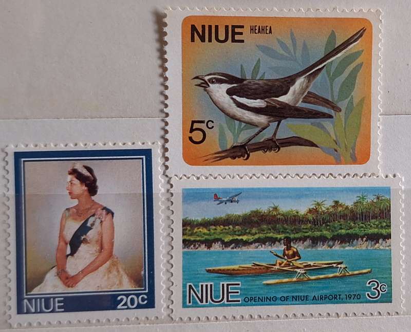 Niue Mixed Lot of 3 Mint stamps