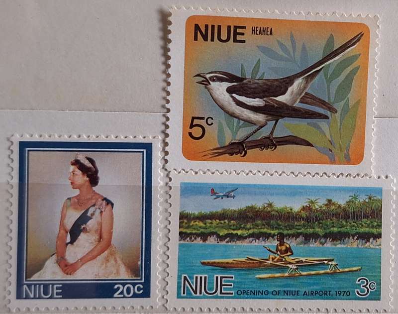 Niue Mixed Lot of 3 Mint stamps