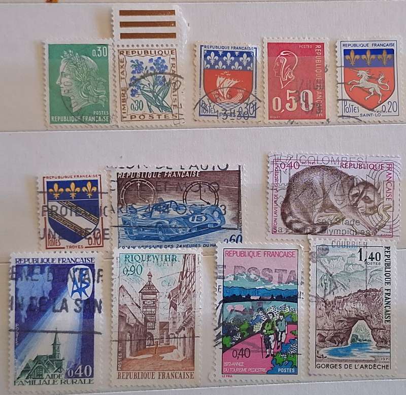 France Mixed Lot of 12 Used stamps