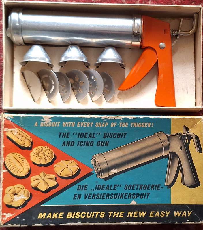 Vintage All Metal Ideal Biscuit and Icing Gun in original box