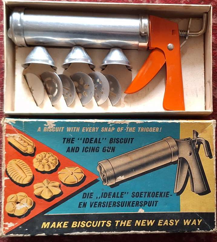 Vintage All Metal Ideal Biscuit and Icing Gun in original box