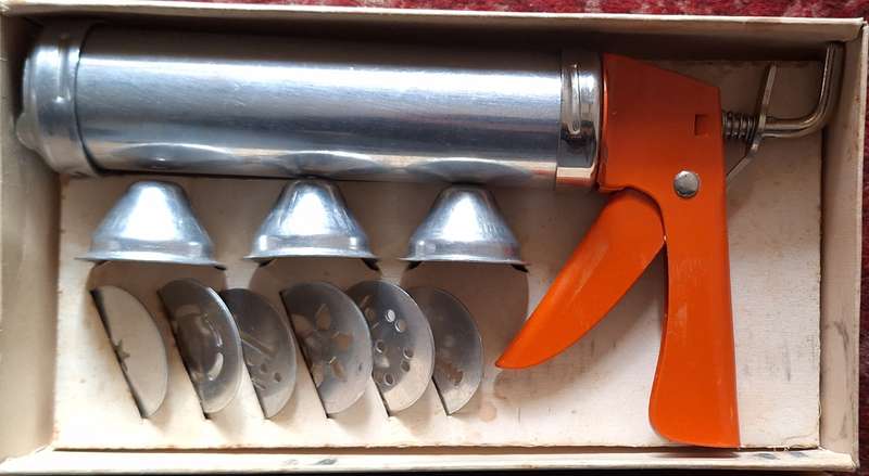 Vintage All Metal Ideal Biscuit and Icing Gun in original box