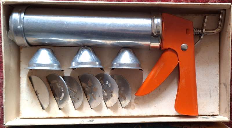 Vintage All Metal Ideal Biscuit and Icing Gun in original box
