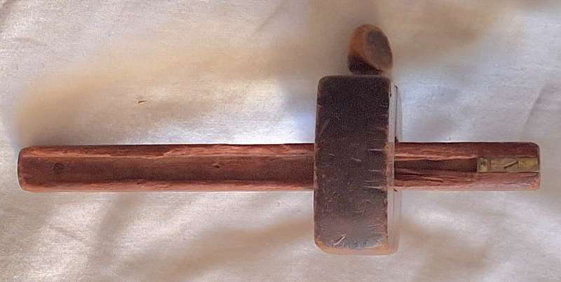 Vintage Carpenter Wooden Scribe Marking Gauge