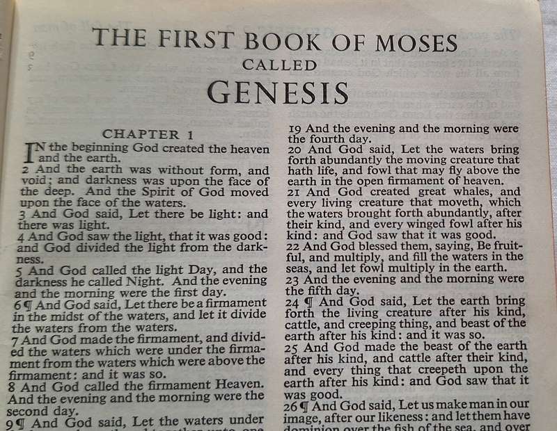 The Holy Bible Containing the Old and New Testaments and the Apocrypha Hardcover