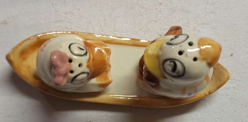 Vintage Vertex Gold Castle Salt and Pepper Ducks in Rowing Boat