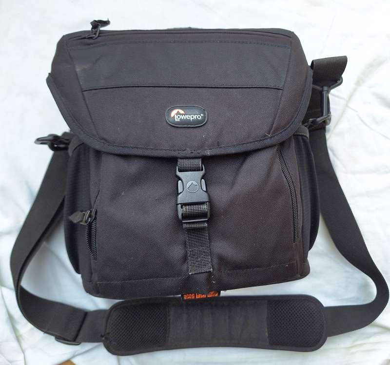 Lowepro Nova 170 AW Camera Bag