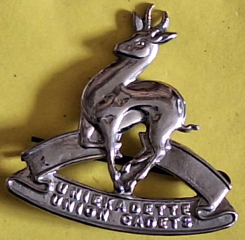 Union Cadets Uniekadette Cap Badge with Lugs and Pin intact