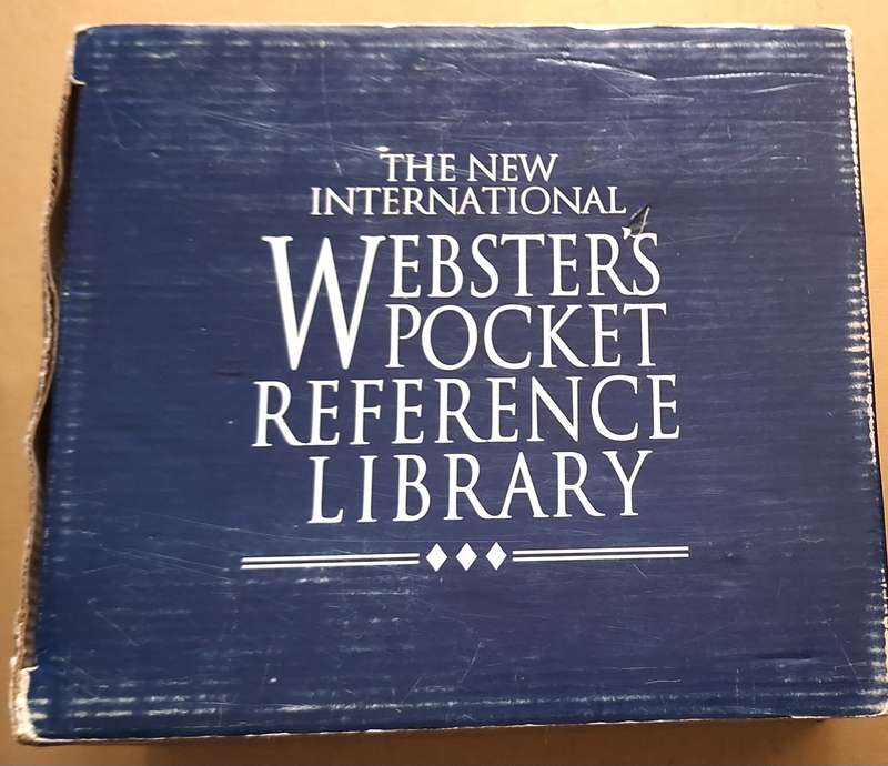 The New International Webster`s Pocket Reference Library 8 Book Boxset 1998 Softcover