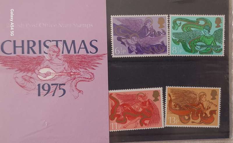 GB 1975 Christmas Presentation Pack No 76 Set of 4 Mint stamps