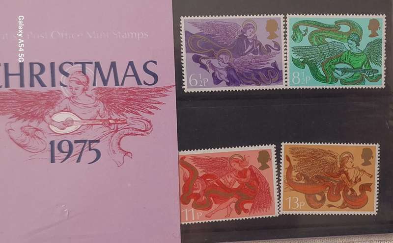 GB 1975 Christmas Presentation Pack No 76 Set of 4 Mint stamps