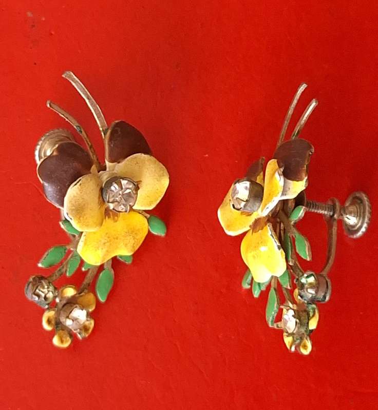 Flowers Screw-On type Earings
