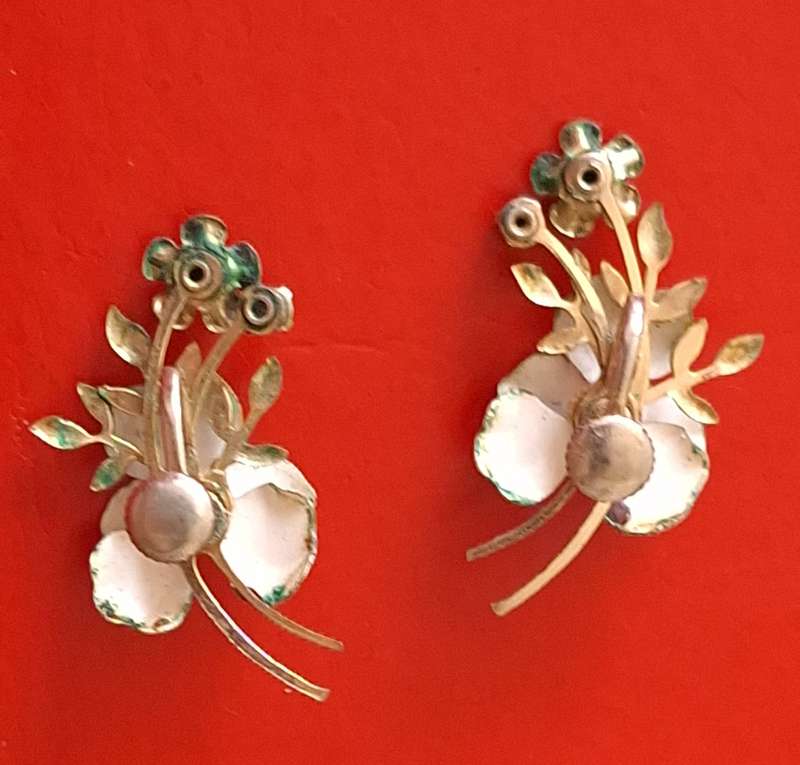 Flowers Screw-On type Earings