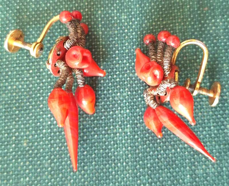 Red Screw-on Earings