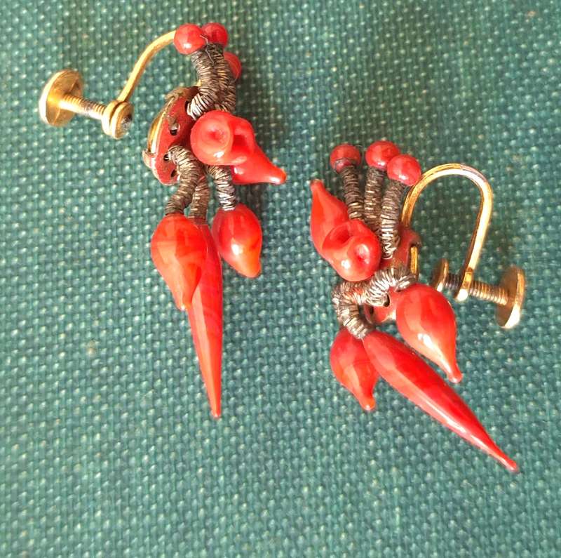 Red Screw-on Earings