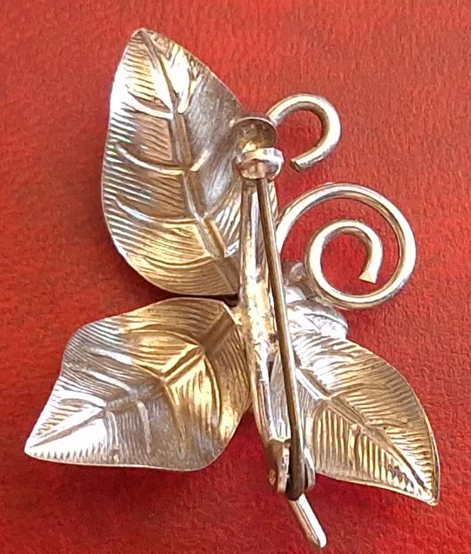 Vintage Metal Leaf Brooch