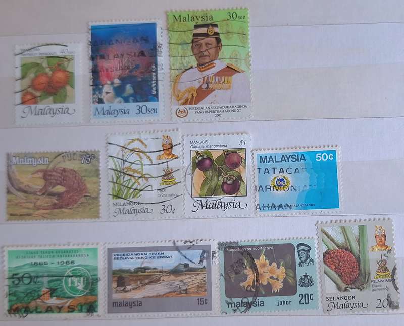Malaysia Mixed Lot of 11 Used stamps