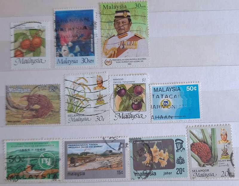 Malaysia Mixed Lot of 11 Used stamps