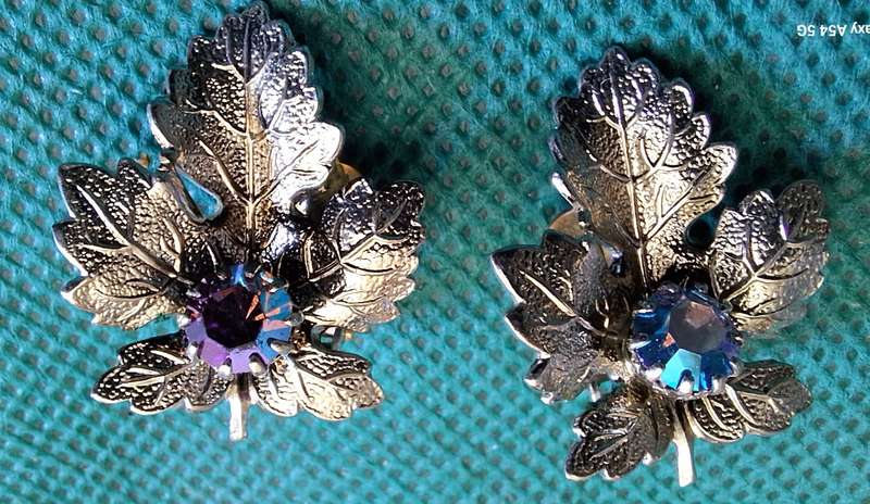 Vintage Fashion Earrings Clip On Type