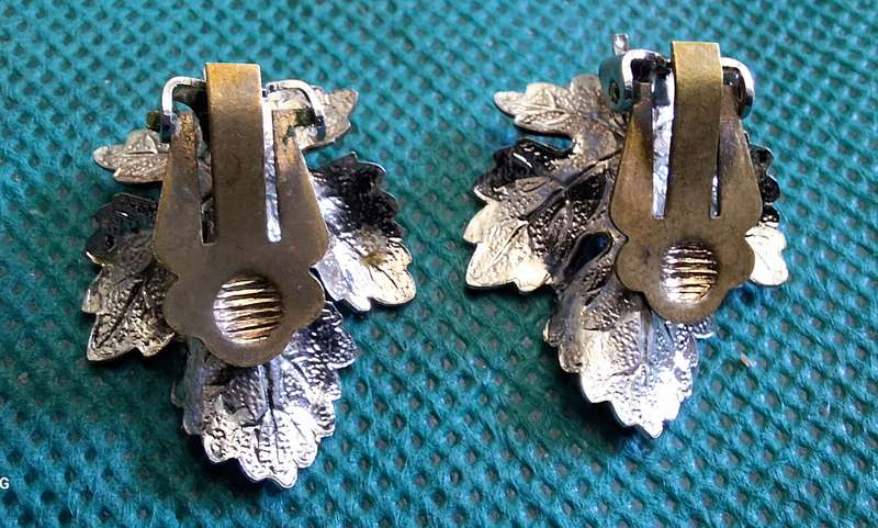 Vintage Fashion Earrings Clip On Type