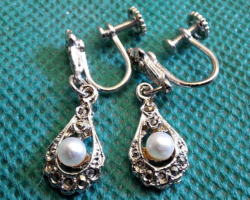 Vintage Fashion Earrings Screw Type Faux-Pearl
