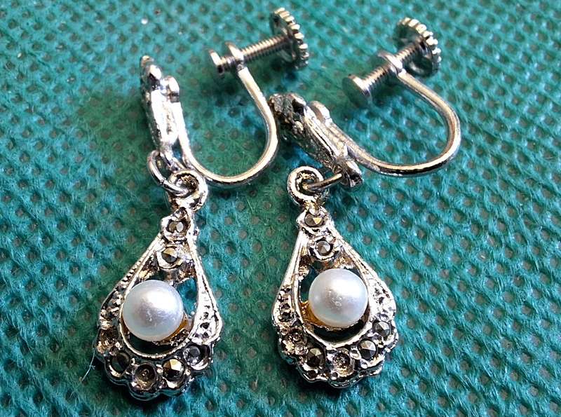 Vintage Fashion Earrings Screw Type Faux-Pearl