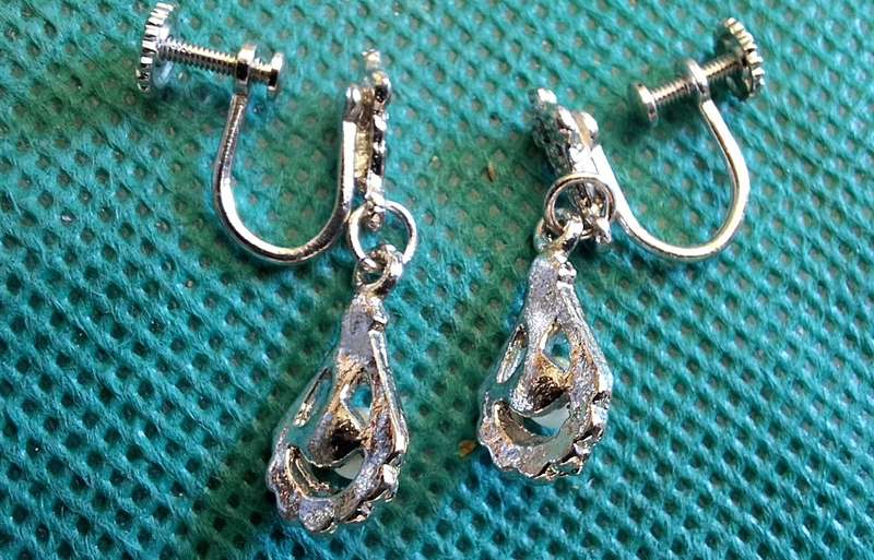 Vintage Fashion Earrings Screw Type Faux-Pearl