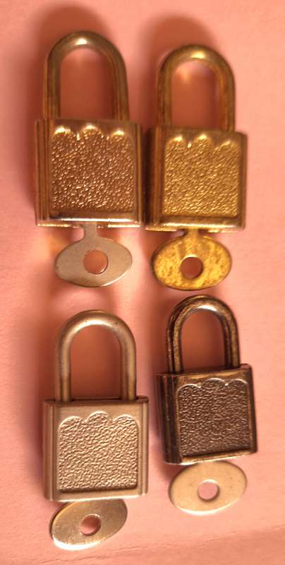 4 Small Locks and Keys for Decorative Use not Security