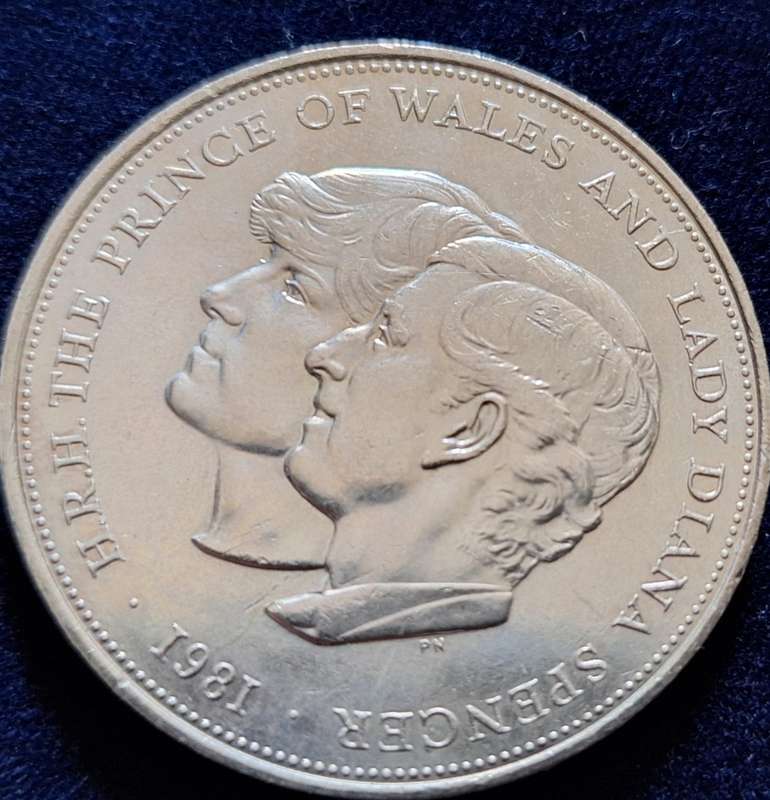 1981 Charles & Lady Diana Spencer Uncirculated Commemorative Crown In Bank Pack