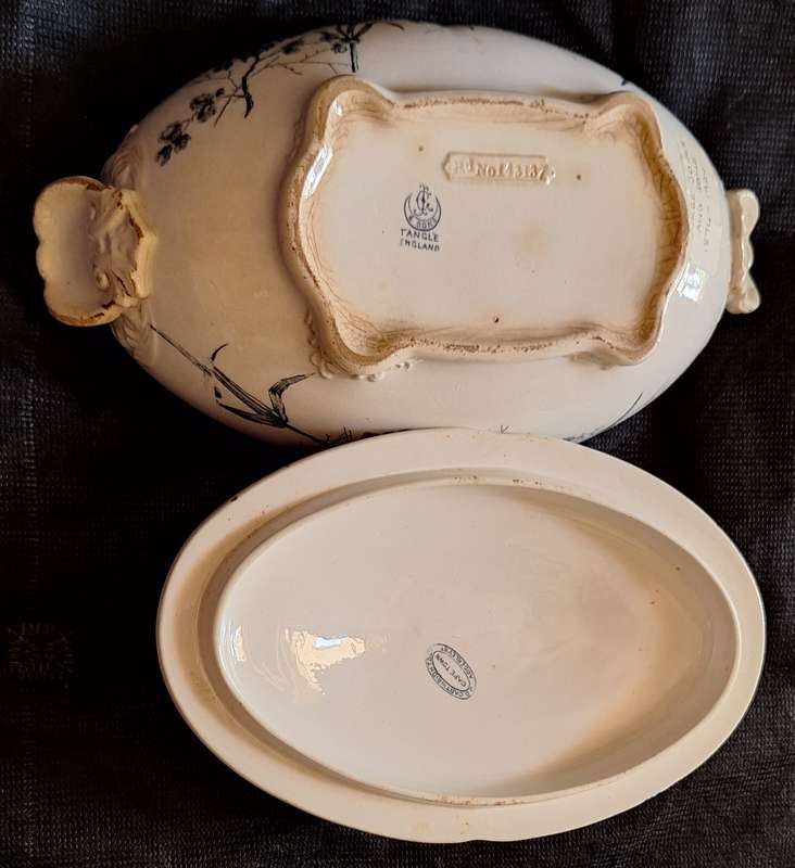 Vintage George Jones and Sons 'Tangle' Porcelain Tureen