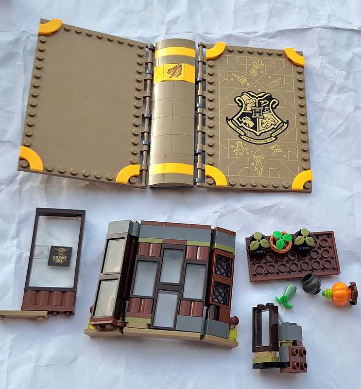 Lego Harry Potter Herbology Class with Prof Sprout