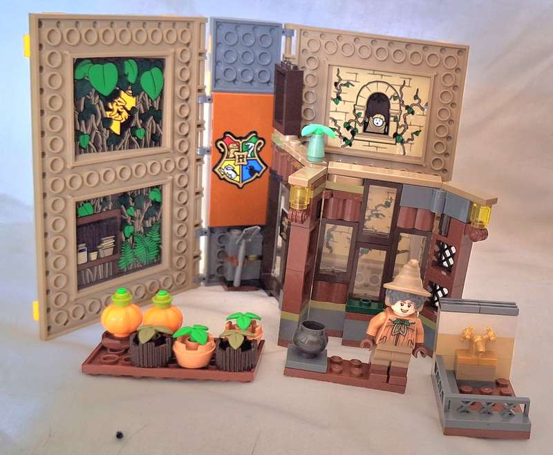 Lego Harry Potter Herbology Class with Prof Sprout