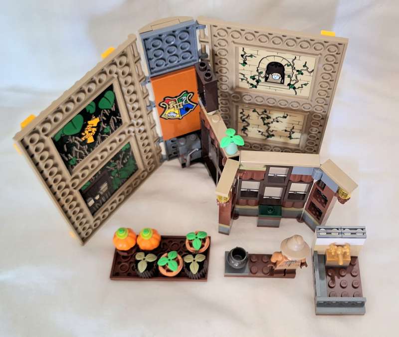 Lego Harry Potter Herbology Class with Prof Sprout