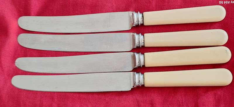 4 Vintage Harris Miller & Co Sheffied Faux Bone Serrated Edge Table Knives