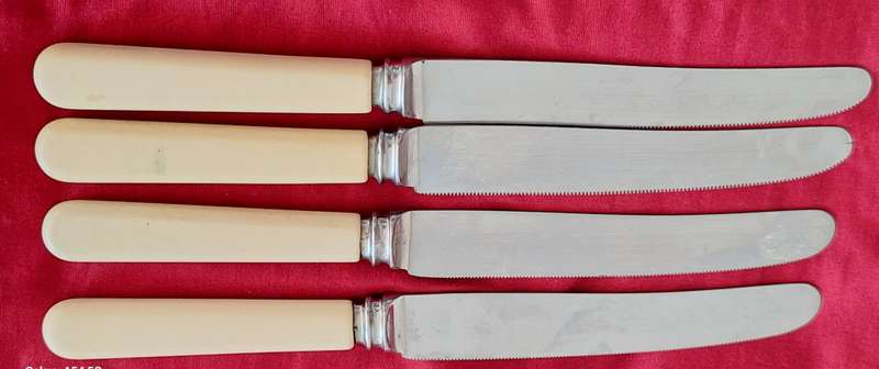 4 Vintage Harris Miller & Co Sheffied Faux Bone Serrated Edge Table Knives