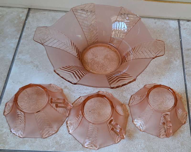 Vintage Pink Glass  Bowl and 3 Matching Small Bowls with Lugs