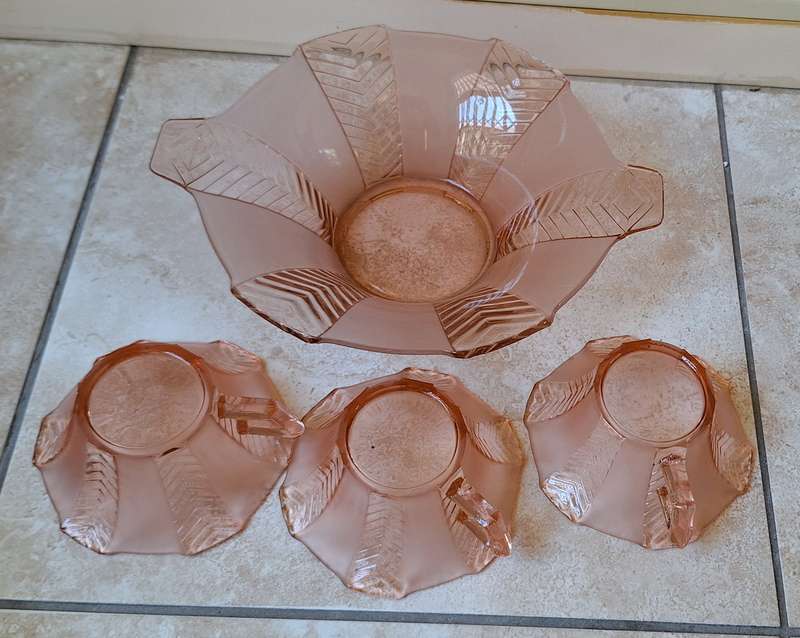 Vintage Pink Glass  Bowl and 3 Matching Small Bowls with Lugs