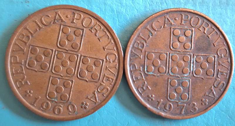 Portugal 1969 and 1973 2x 1 Escudo Bronze