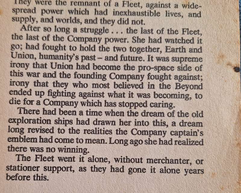 Downbelow Station by C J Cherryh Paperback