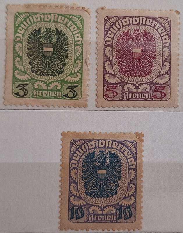 Austria 1920-21  Coat Of Arms 3 Unused Hinged stamps