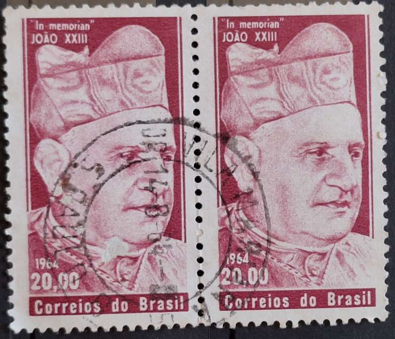 Brazil 1964 Pope John XXIII Pair of Used stamps