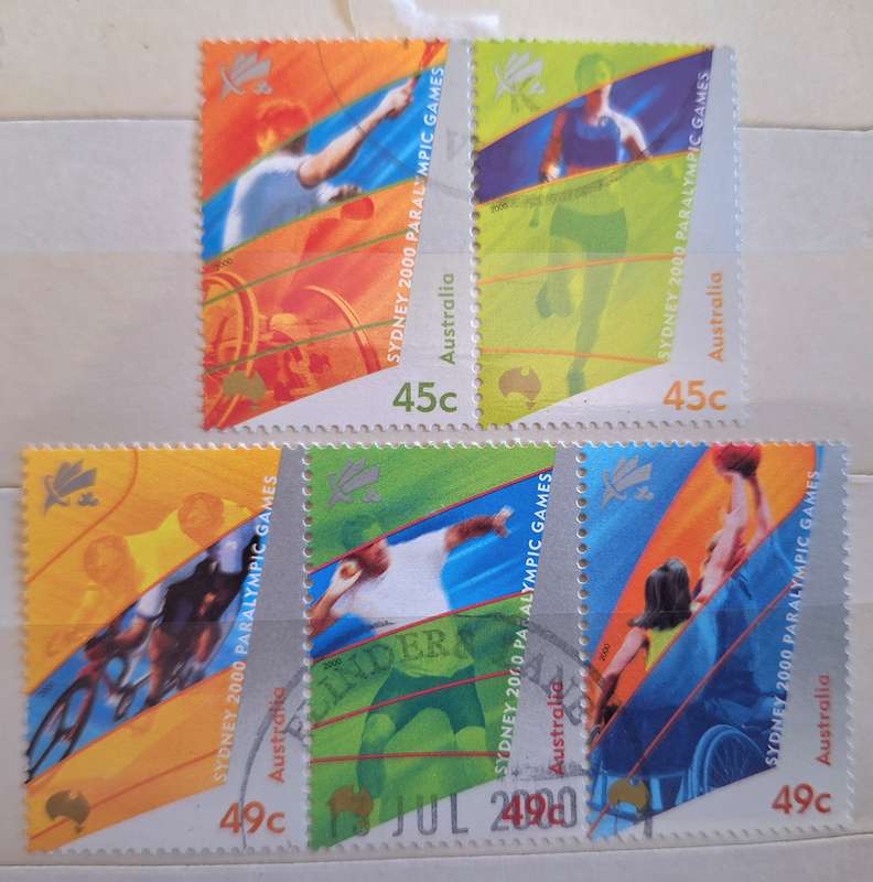 Australia 2000 Paralympic Games Set of 5 Cancelled Hinged stamps Se-tenant Strip of 3 and Pair