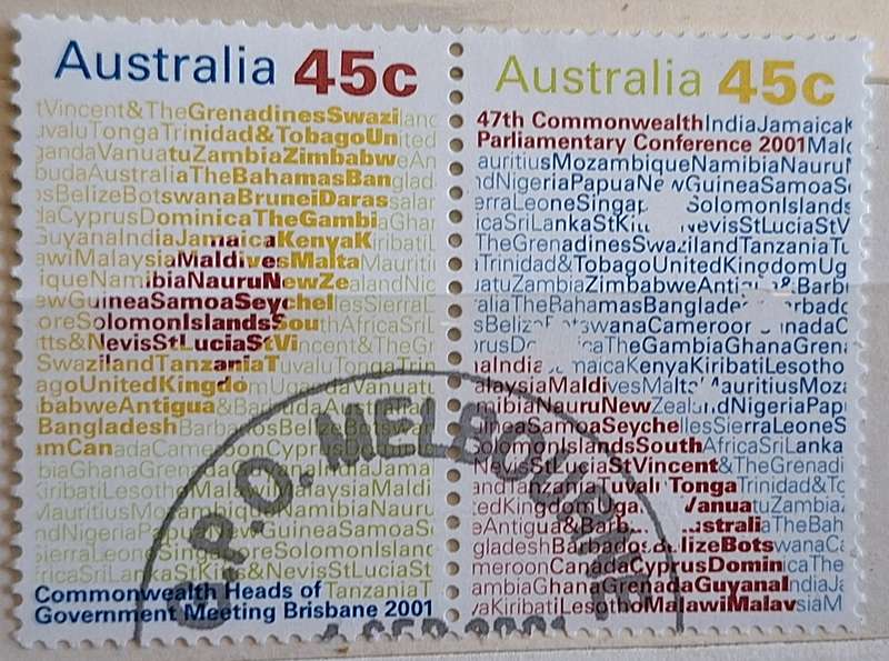 Australia 2001 Commonwealth Parliamentary Meetings Se-tenant Pair of Cancelled Hinged stamps