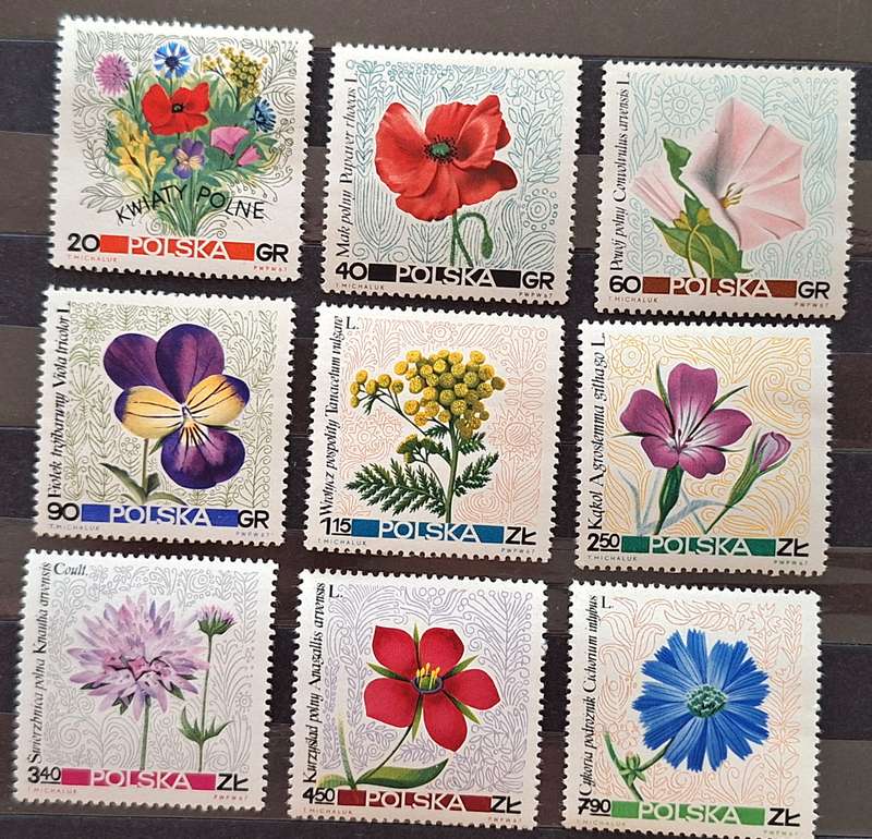 Poland 1967 Flowers Set of 9 Mint stamps