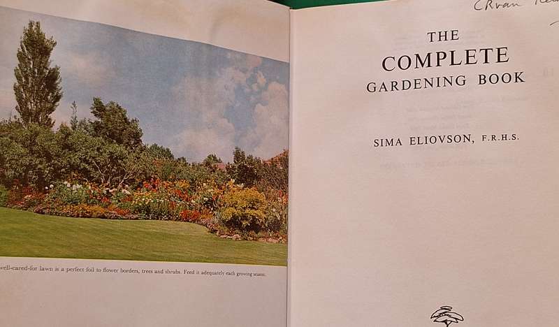 The Complete Gardening Book for Southern Africa by Sima Eliovson 1968 Fifth Edition