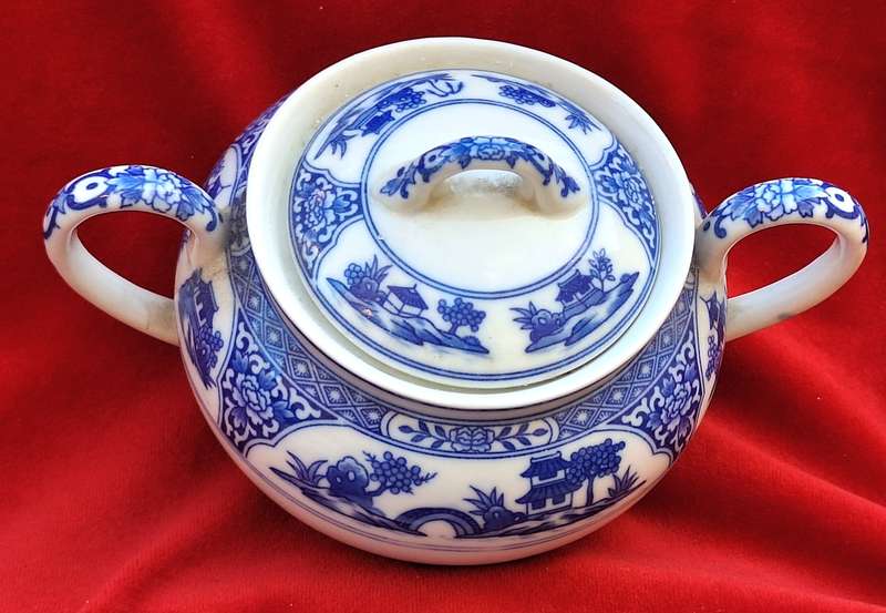 Large Lidded Sugar Bowl Royal Sometuke 16033 Nippon Blue and White